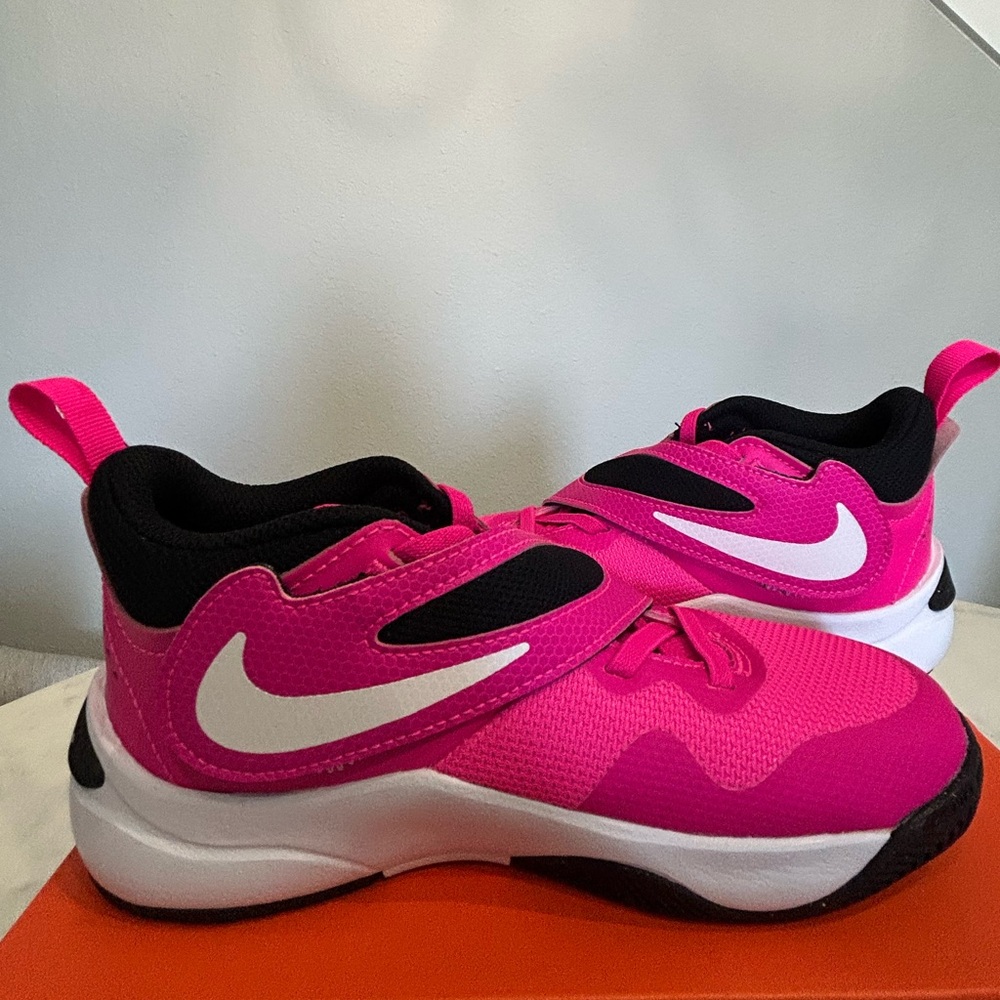 Nike Kids Sneakers in Pink and Black